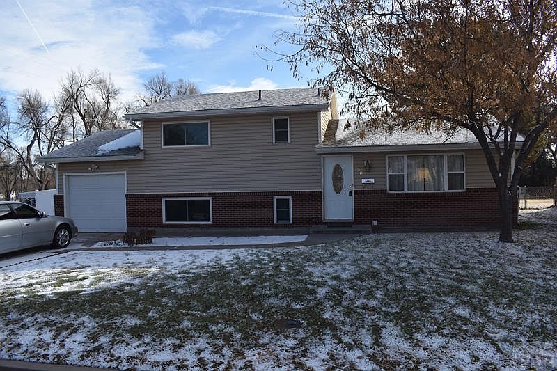 1st image of 800 S 1st St