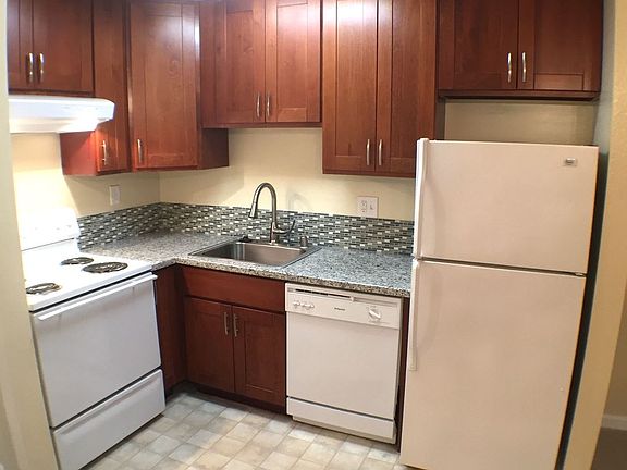 3rd image of 513 Granger Ter APT 2