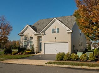 3 Bloomfield Ct, Dayton, NJ 08810