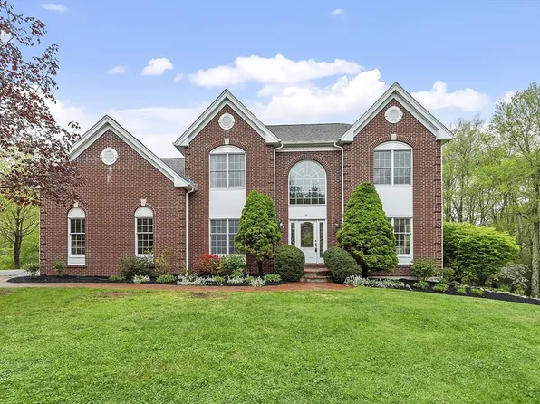 76 Fairview St, Holliston, MA 01746