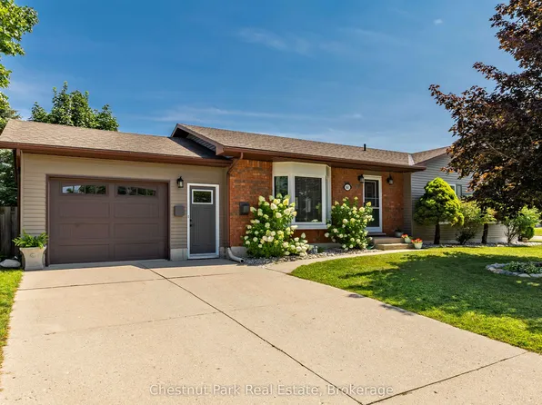 861 Arlington St, Saugeen Shores, ON N0H 2C4