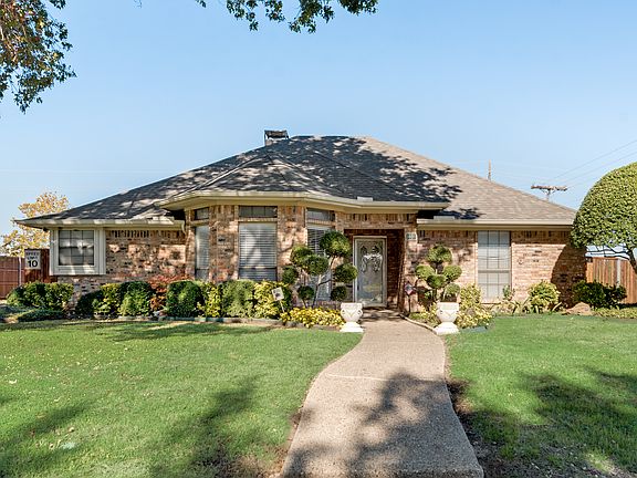 2nd image of 1401 Tawakoni Ln