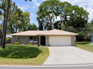 647 E Seminole Dr, Venice, FL 34293