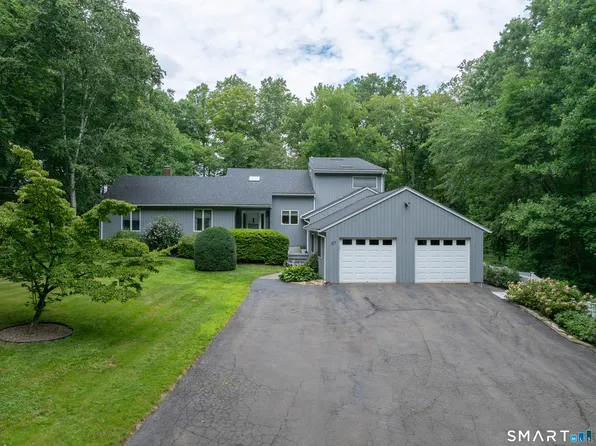 27 Wildwood Road, North Branford, CT 06405