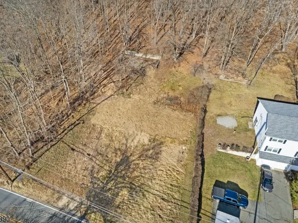 59 Swartswood Rd, Newton Town, NJ 07860