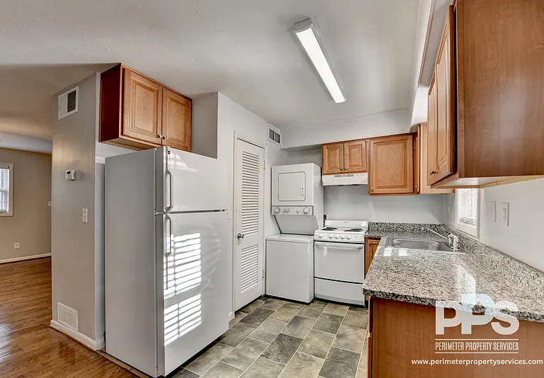 81 E Wesley Rd NE #2 — Photo 7