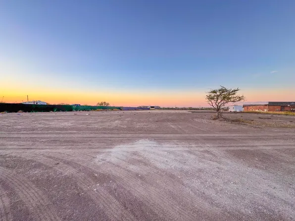 54 Colorado Acs Sur, Laredo, TX 78041