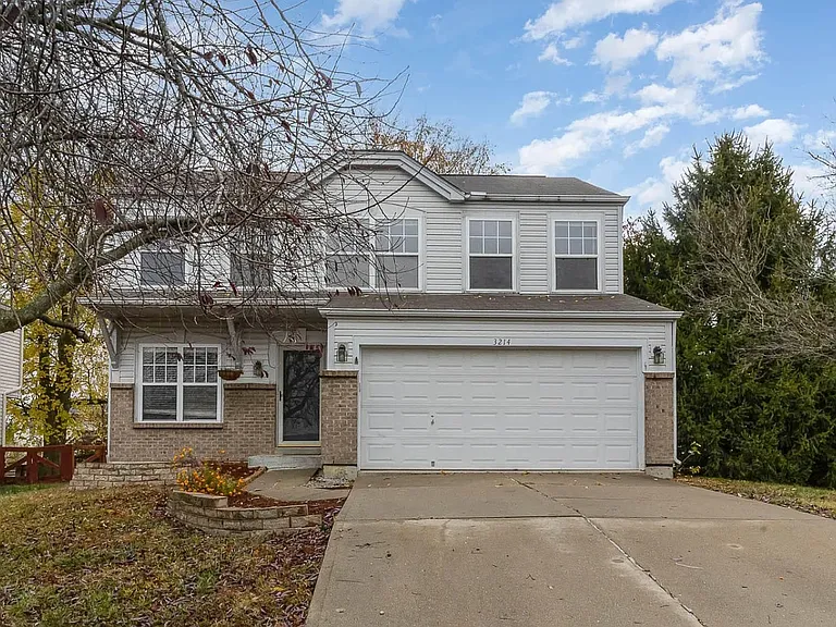 3214 Bridlerun Dr — Photo 1