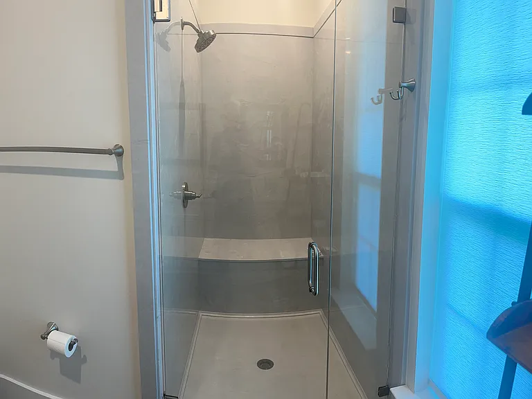 546 Howard Ave — Photo 17