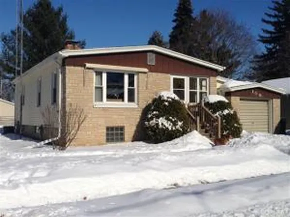 106 E Green St, Watertown, WI 53098