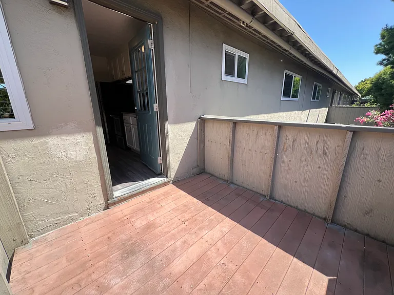 Mosaic Apartments — Photo 5