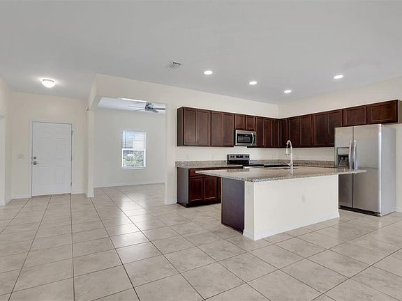 3rd image of 25108 PALISADE ROAD