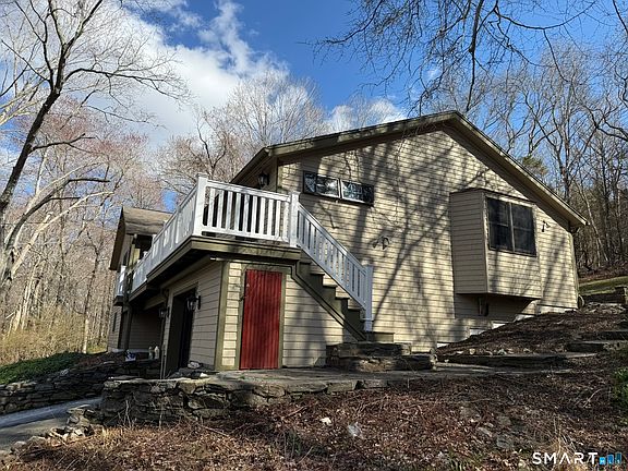 3rd image of 110 Town Woods Road