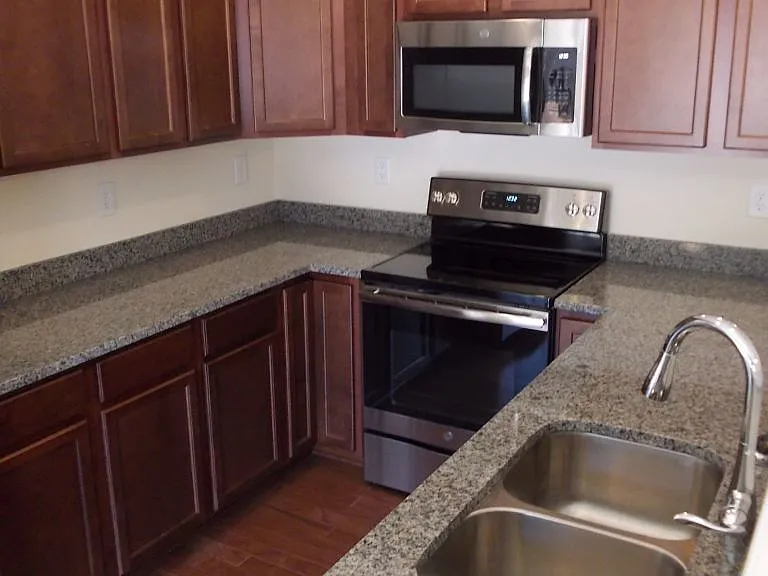 4602 Quinton Ln — Photo 10