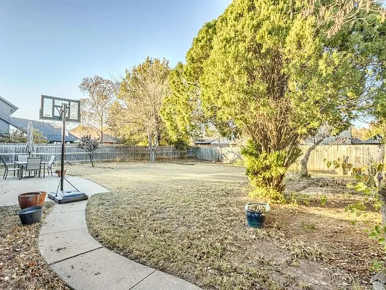 14016 Apache Dr — Photo 23