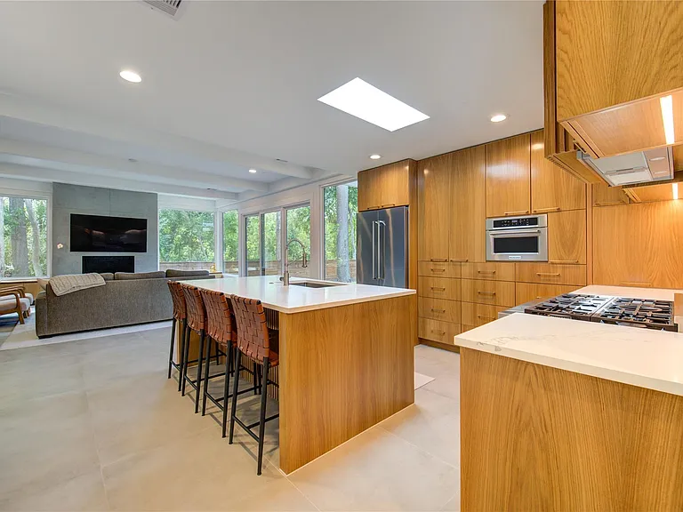 303 Isolde Dr — Photo 12