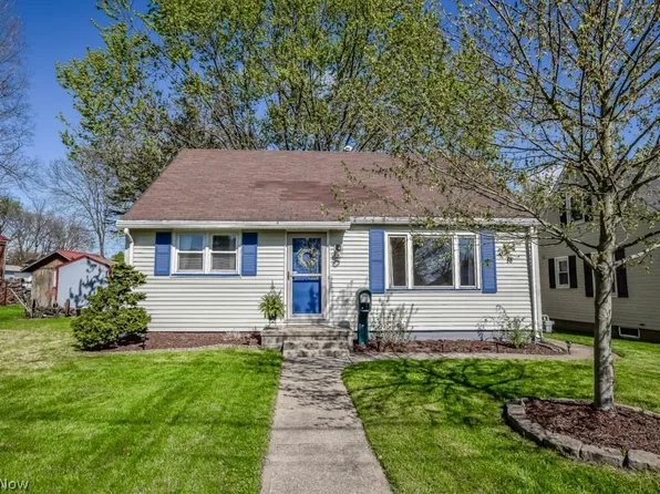 228 Tuscarawas St NE, Navarre, OH 44662
