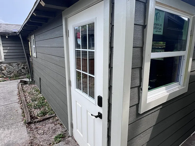 Laundry room / workshop / Office
