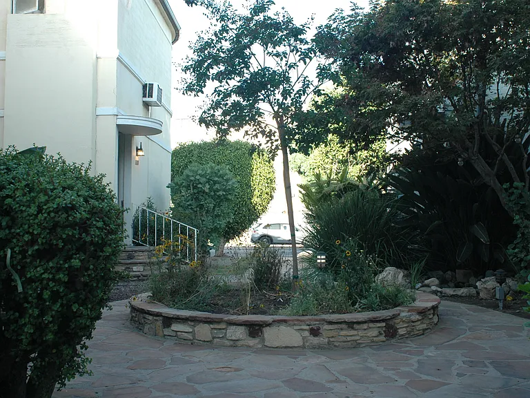 1213 S La Cienega Blvd #C — Photo 9