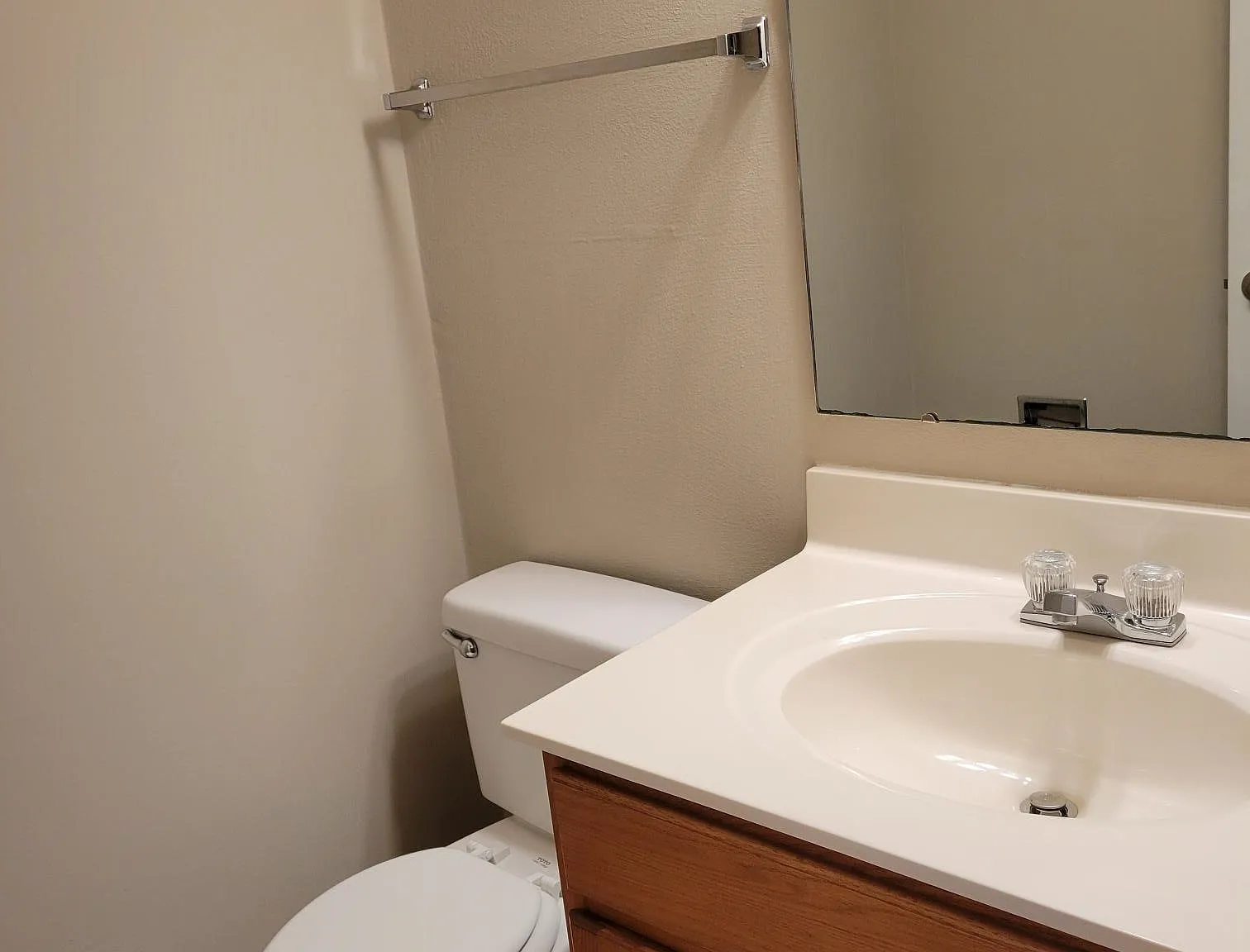 2 bed, 1.5 bath, 1024 sqft, $1,350 — Photo 4