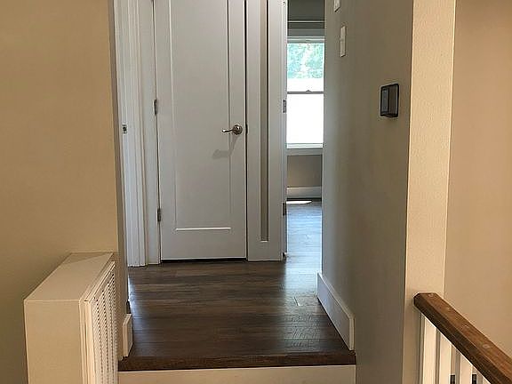5th image of 323 Iris St