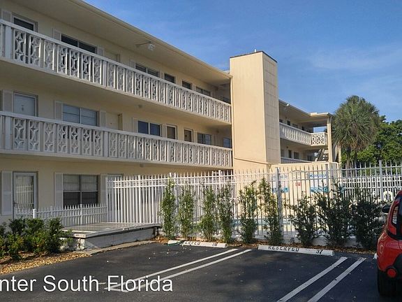 3rd image of 3915 S Flagler Dr APT 206
