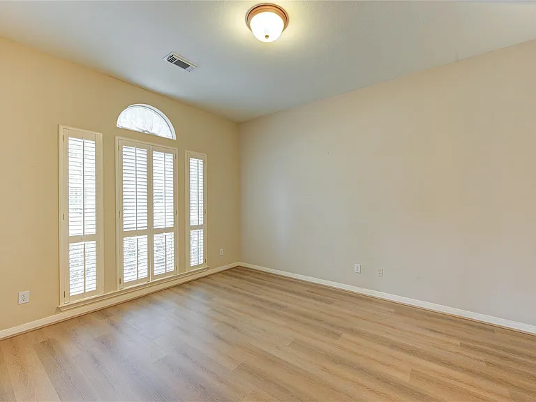 21930 Shady Heath Ln — Photo 7