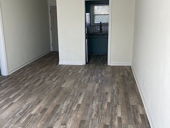3rd image of 170 Shallowford Village Ct #189