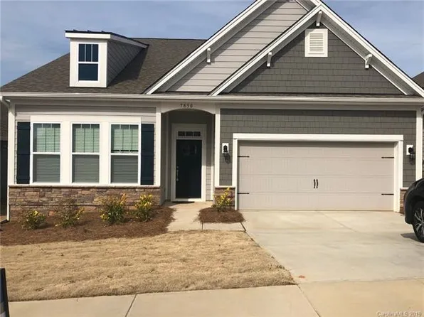 7850 Fountaingrass Ln, Sherrills Ford, NC 28673
