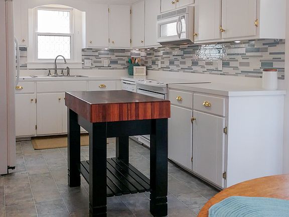 Glass tiled backsplash