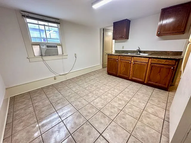 Studio, 500 sqft, $875 — Photo 3