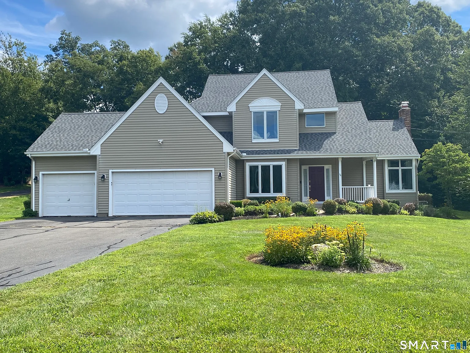 4 bed, 2.5 bath, 2552 sqft, $4,200 — Photo 1