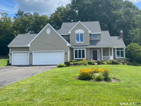 54 Winchester Dr, North Haven, CT 06473