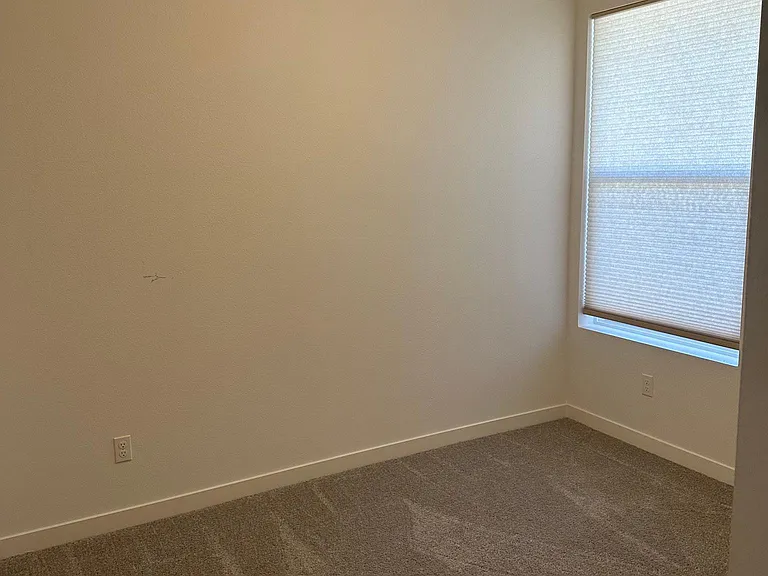874 NE Trillium Dr — Photo 9
