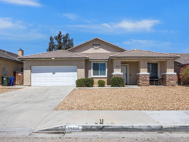 13576 Fern Pine St — Photo 40