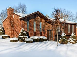 15 Carlisle Dr, Irwin, PA 15642