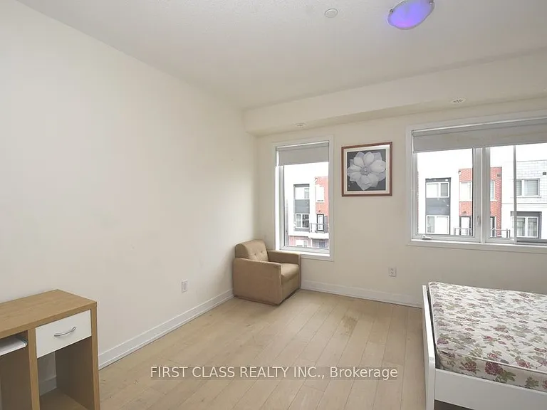 88 William Duncan Rd — Photo 14