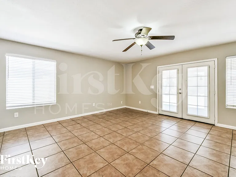 848 E Morelos St — Photo 6