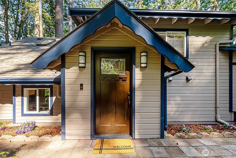 4th image of 1823 Emerald Lake Way