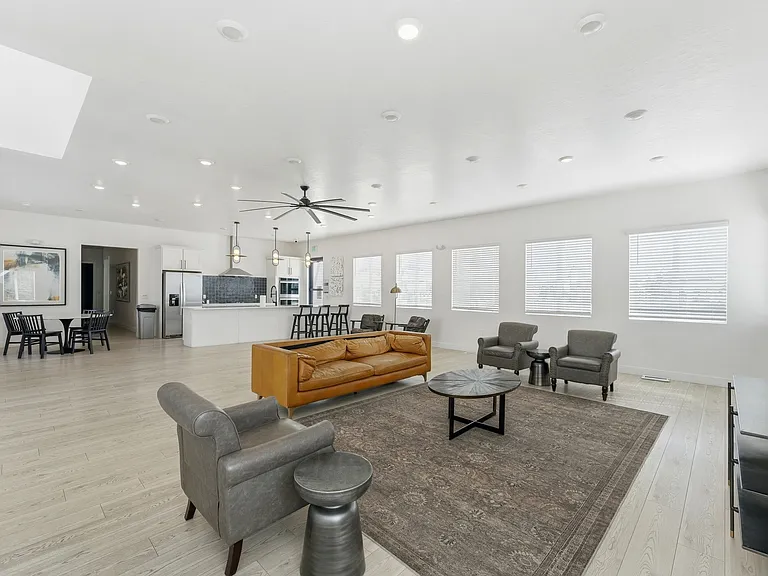 1113 E Jack Dr — Photo 18