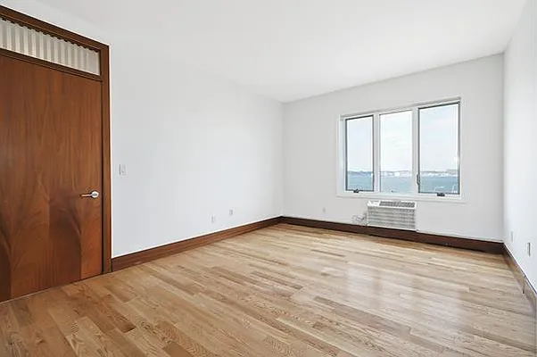 Sold by Avenue Sotheby's International Realty | media 11