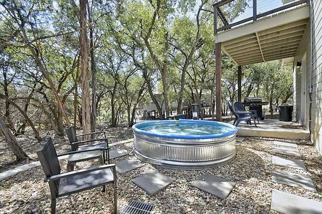 660 Mockingbird Dr — Photo 3