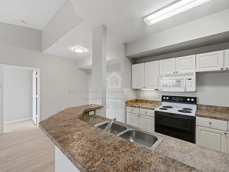 5572 Metrowest Blvd #5-304 — Photo 8