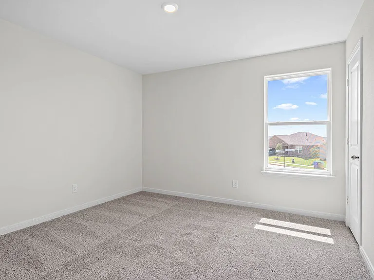 301 Patton Ln — Photo 16