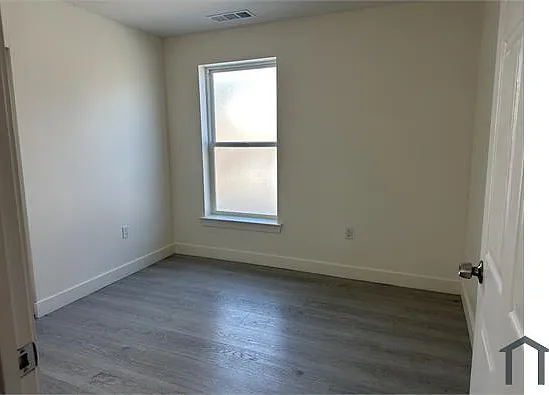 1435 45th Ave — Photo 7