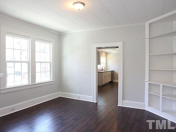 5th image of 605 W Carver St