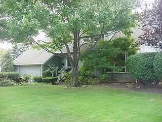 25280 Penshurst Dr photo 1