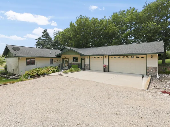 11761 Lake Rd, Bryant Township, SD 56219