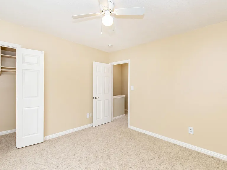 Sandpointe Cove Apartment Homes — Photo 32