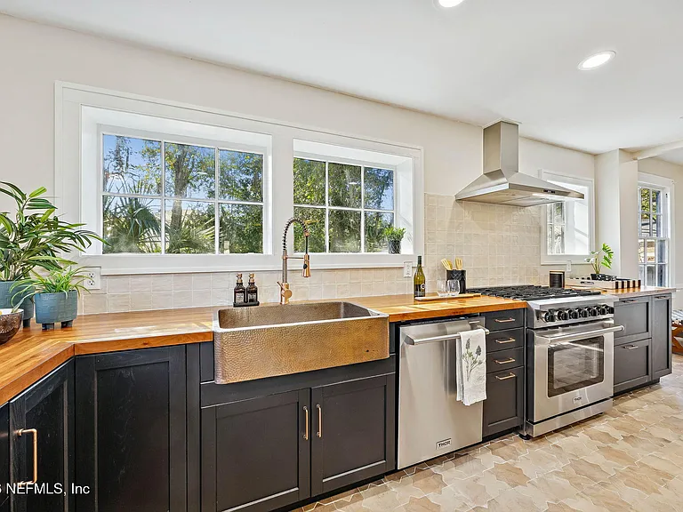 1150 Willow Branch Ave — Photo 6